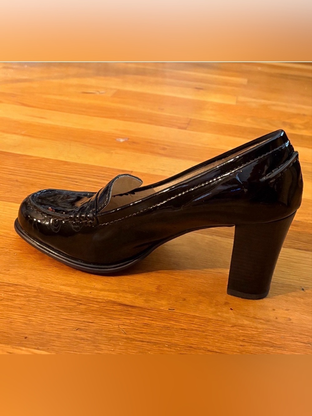 Michael Kors Collection Black Patent Leather Bayville pumps business/casuall